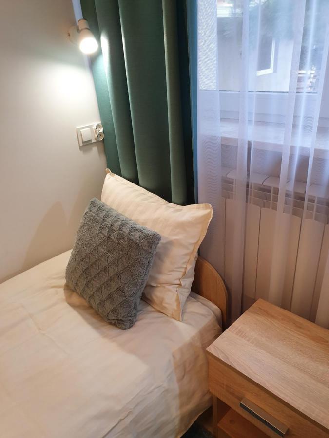 Hostel Mleczna - Metro Zacisze Warsaw Ngoại thất bức ảnh