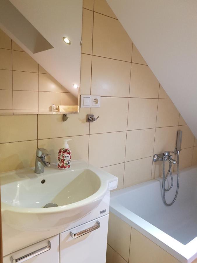 Hostel Mleczna - Metro Zacisze Warsaw Ngoại thất bức ảnh