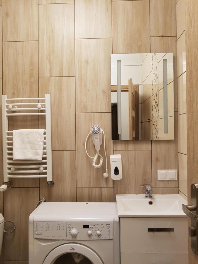 Hostel Mleczna - Metro Zacisze Warsaw Ngoại thất bức ảnh