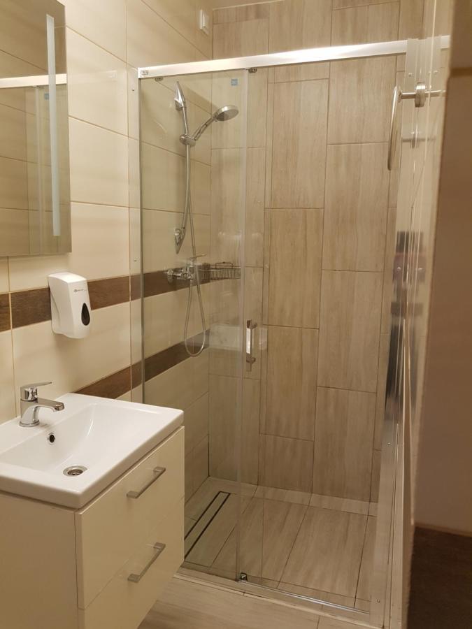 Hostel Mleczna - Metro Zacisze Warsaw Ngoại thất bức ảnh